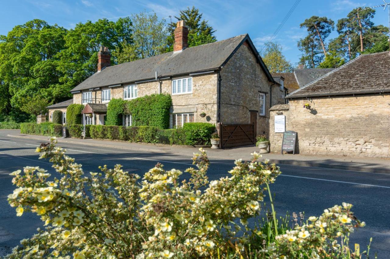 Jersey Arms Hotel Bicester Eksteriør bilde