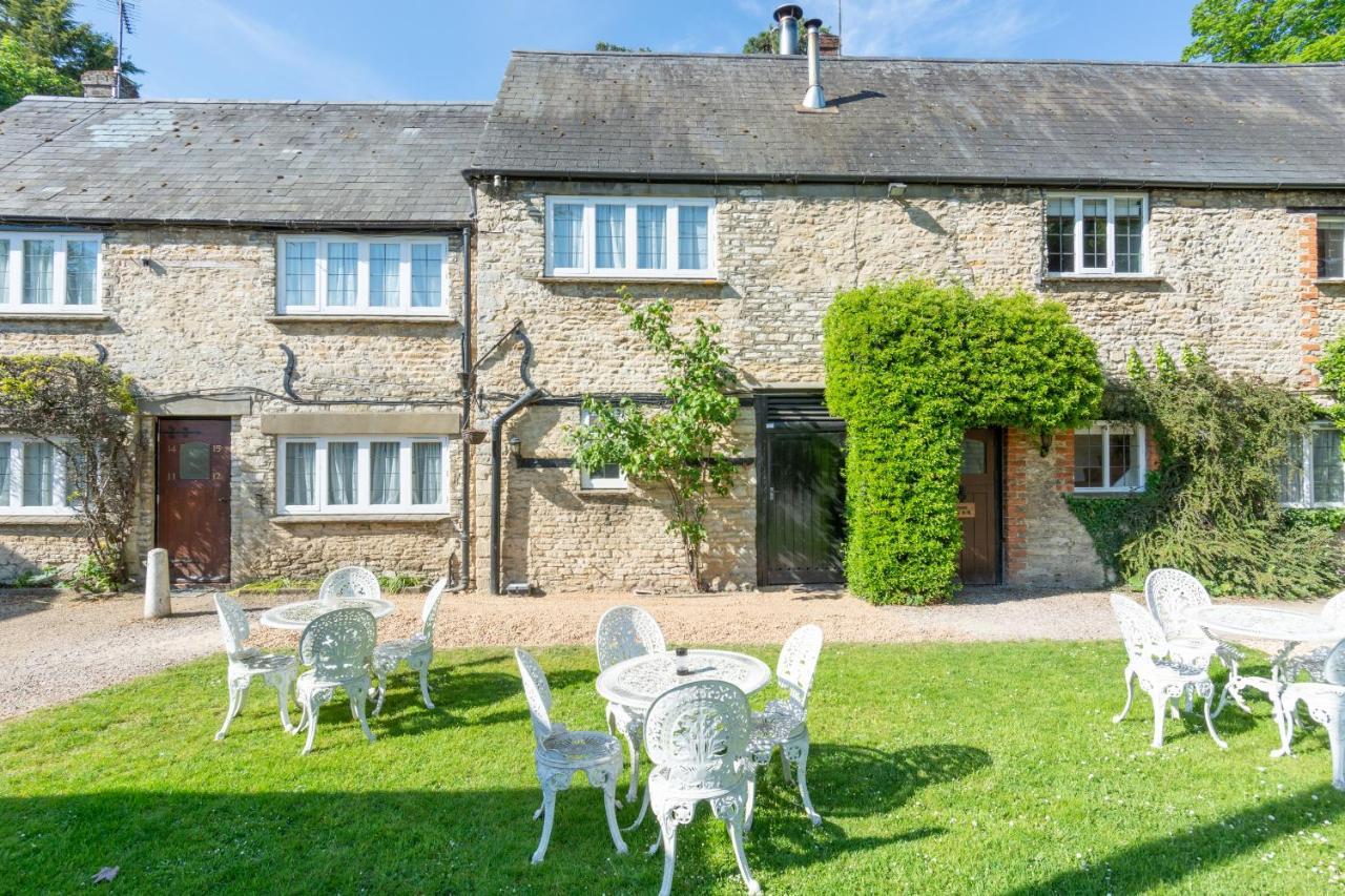 Jersey Arms Hotel Bicester Eksteriør bilde